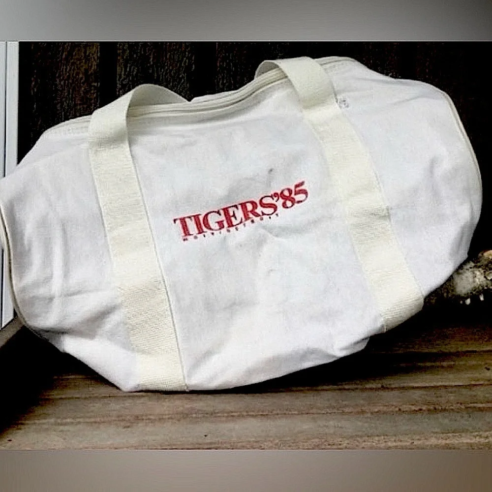 Rare DETROIT TIGERS 1985 World Series Duffel Bag
